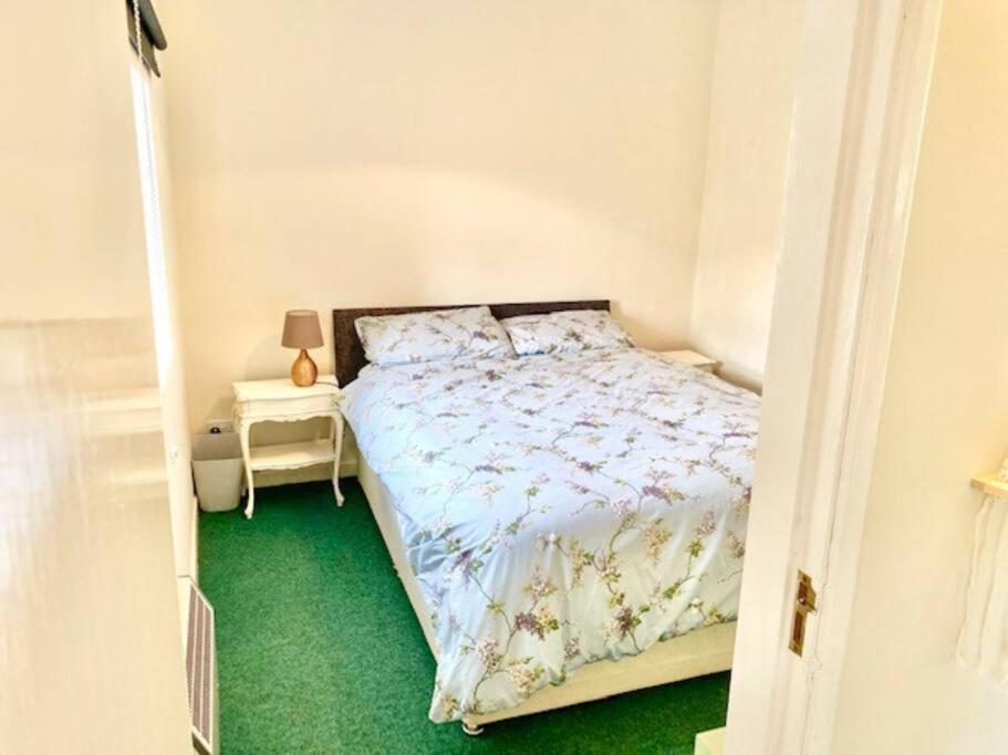 Cosy 2 Bed Cottage Next To Fota Wildlife Park Cork Exteriör bild